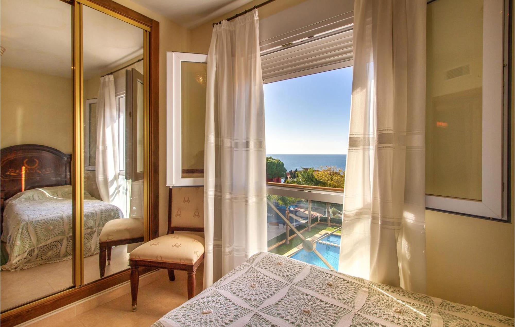 Lovely In With Kitchen Appartement Calp